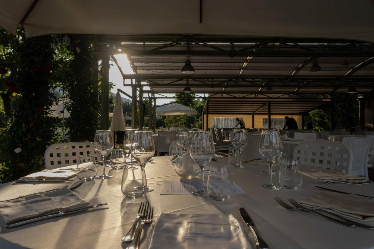 Hotel Magione Papale Relais LʼAquila Exterior foto